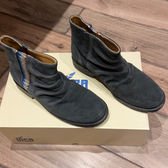 Short boots US7 - Picture 2 of 4